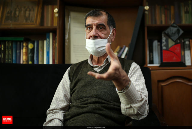 حاج قاسم پوتین را در دو ساعت مذاکره قانع کرد حاج قاسم پوتین را در دو ساعت مذاکره قانع کرد