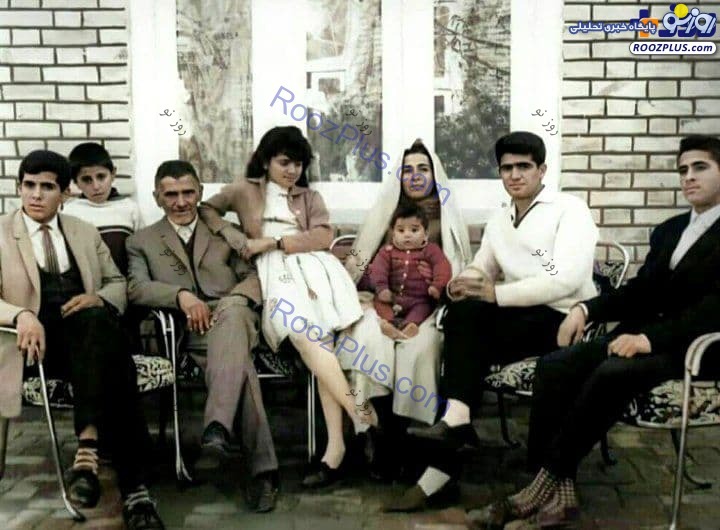 عکسی قدیمی از استاد شجریان به همراه خانواده!