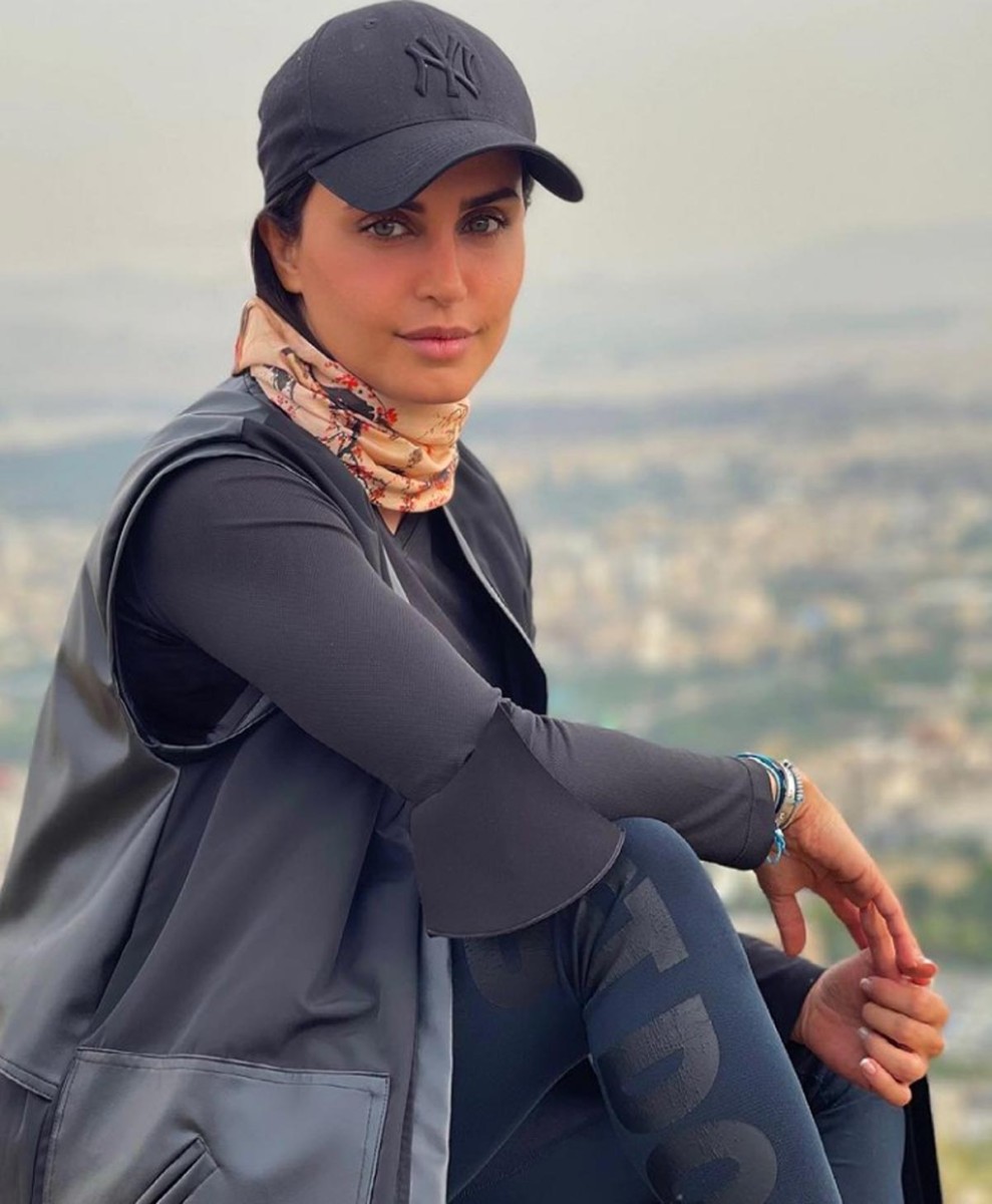 استایل شیک و لاکچری الناز شاکردوست با کلاه + عکس