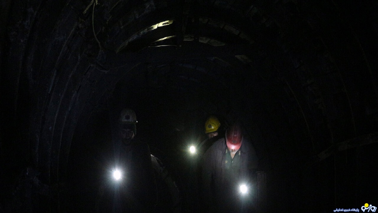 تلاش برای یافتن ٢ کارگر زیر آوار معدن طزره دامغان معدن زغال سنگ