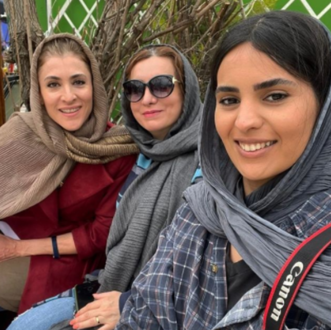 سلفی ویشکا آسایش با آدمهای بدون حاشیه +عکس ویشکا آسایش