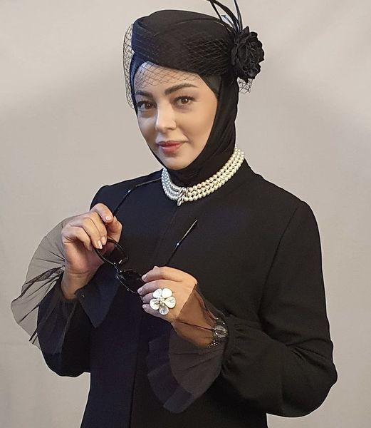  رزیتا غفاری 