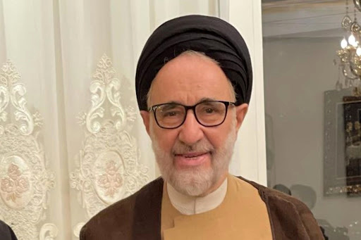 لوح یادبودی از سوی محمود دعایی به سید محمد خاتمی اهدا شد