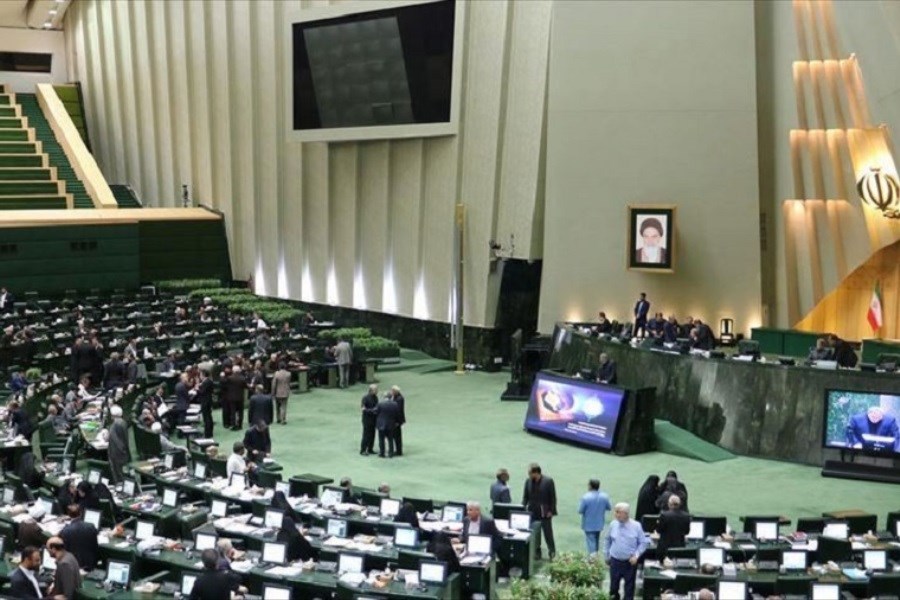 عقب نشینی شیرین مجلسی ها