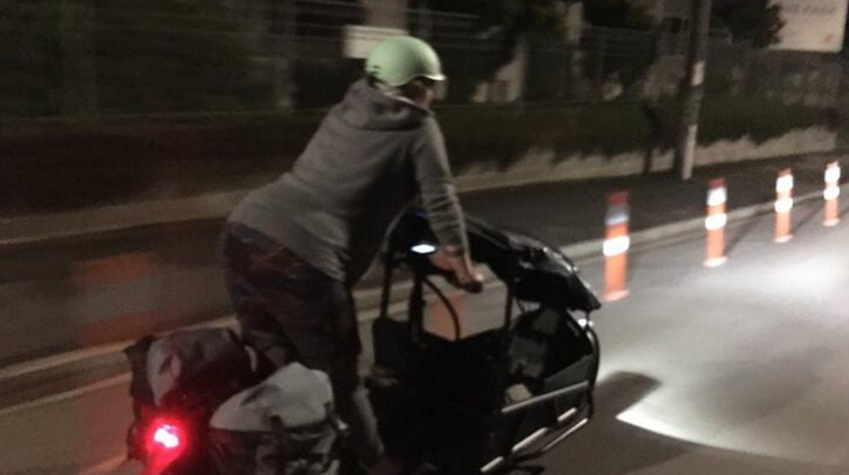 نماینده مجلس نیوزیلند با دوچرخه برای زایمان به بیمارستان رفت (+عکس) نماینده مجلس نیوزیلند با دوچرخه برای زایمان به بیمارستان رفت (+عکس)