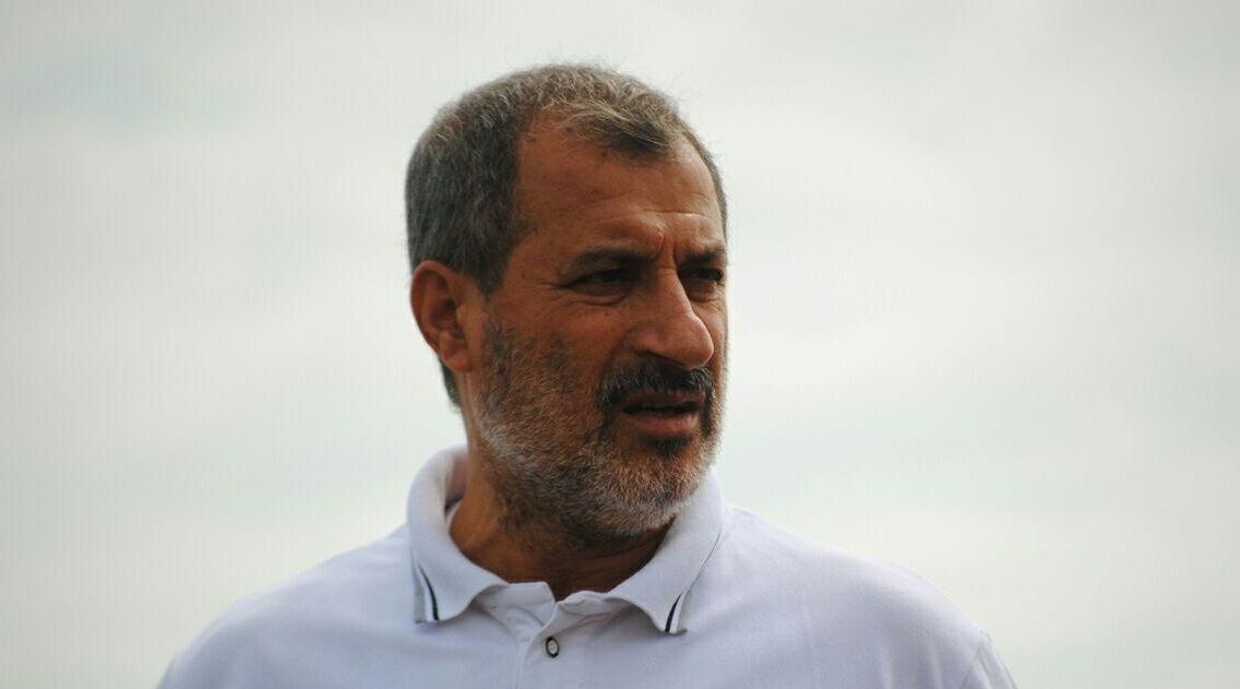 محمد مایلی کهن مهدی تاج را شست و پهن کرد محمد مایلی کهن مهدی تاج را شست و پهن کرد