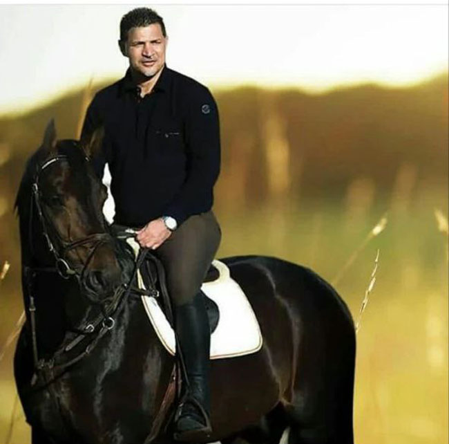 عکس عجیب از تفریح لاکچری علی دایی