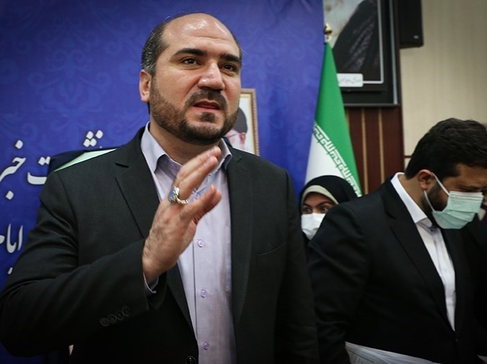 استاندار: عناصر اصلی تجمعات تهران، سازماندهی شده و آموزش دیده به دنبال ایجاد اغتشاش بودند / آتش‌زدن پرچم، ریختن گازوییل در معابر، پرتاب سنگ، حمله به پلیس و آتش زدن موتور و سطل زباله کار مردم عادی نیست