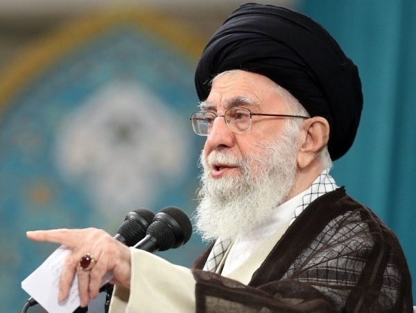 رهبر انقلاب:غفلت خواص از وظیفه خود ضربه‌های سنگین تاریخی به ملت خواهد زد/ نتیجه انتخابات پرشور افزایش اقتدار ملی است