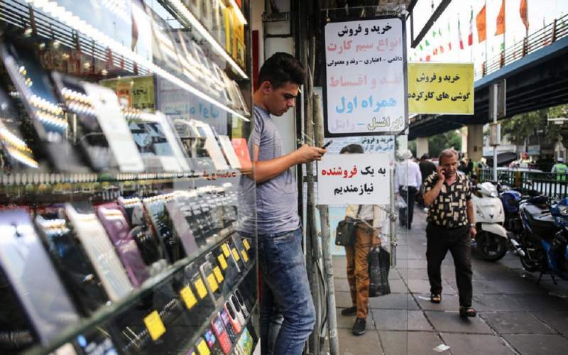 بازار موبایل کساد است!
