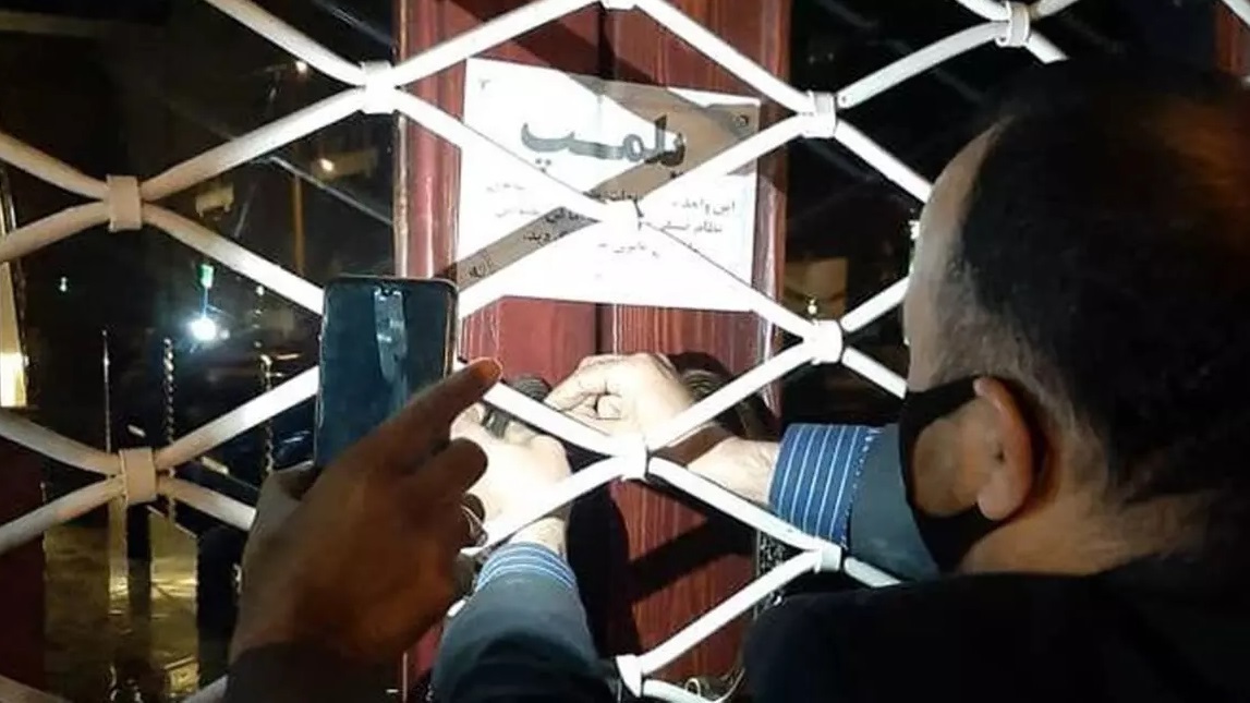 دادستان کاشمر: یک کافه که از مشتریانش خواسته بود با رقص وارد شوند، پلمب شد دادستان کاشمر: یک کافه که از مشتریانش خواسته بود با رقص وارد شوند، پلمب شد