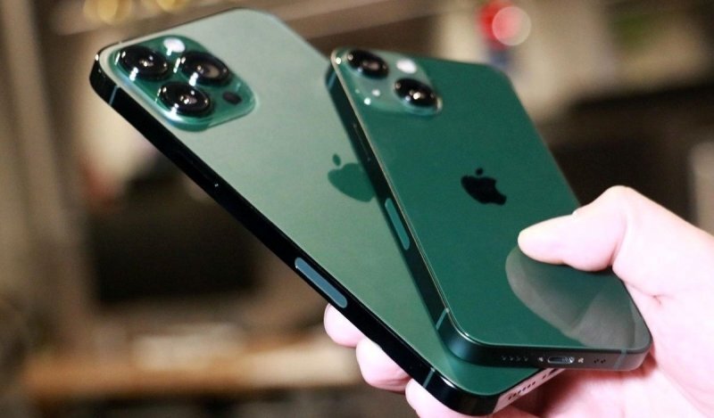 ویدیویی عجیب از بازار تلفنهای همراه سرقتی از ایران در کابل ویدیویی عجیب از بازار تلفنهای همراه سرقتی از ایران در کابل