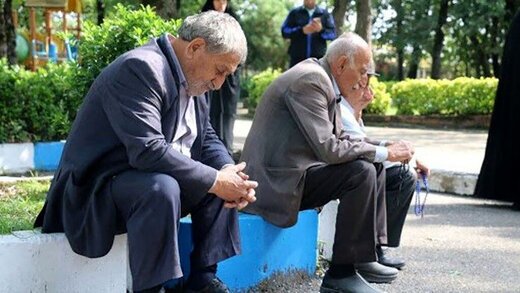 بازنشستگان این تاریخ حساب خود را چک کنند