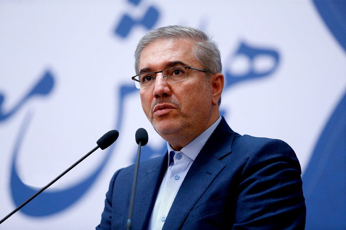 منظور: ظرفیت پرداخت ۳۰ درصد افزایش حقوق وجود ندارد/ واردات ۳ میلیارد دلاری خودرو به صلاح نیست