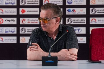 زنوزی:بیایید قبول کنیم تراکتور پرطرفدارترین تیم آسیاست!/ لیگ ایران چند قهرمانی به تراکتور بدهکار است! زنوزی:بیایید قبول کنیم تراکتور پرطرفدارترین تیم آسیاست!/ لیگ ایران چند قهرمانی به تراکتور بدهکار است!