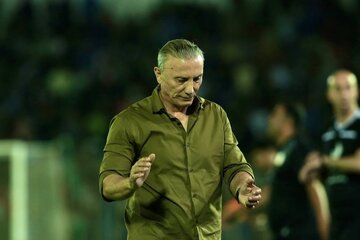 درخشان: در پرسپولیس به من ظلم شد/باید به داخلیها هم اعتماد کنند و بها بدهند درخشان: در پرسپولیس به من ظلم شد/باید به داخلیها هم اعتماد کنند و بها بدهند