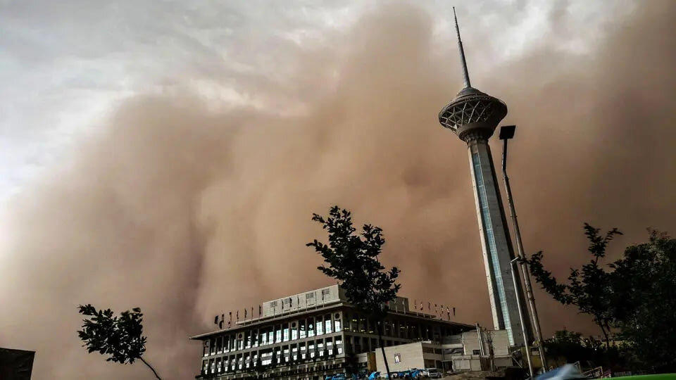 باد و طوفان وحشتناک در راه تهران باد و طوفان وحشتناک در راه تهران