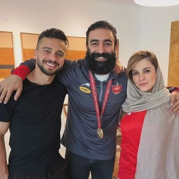کیوان ساکت اف و همسرش شیدا خلیق در منزل سروش رفیعی پس از قهرمانی پرسپولیس (عکس)