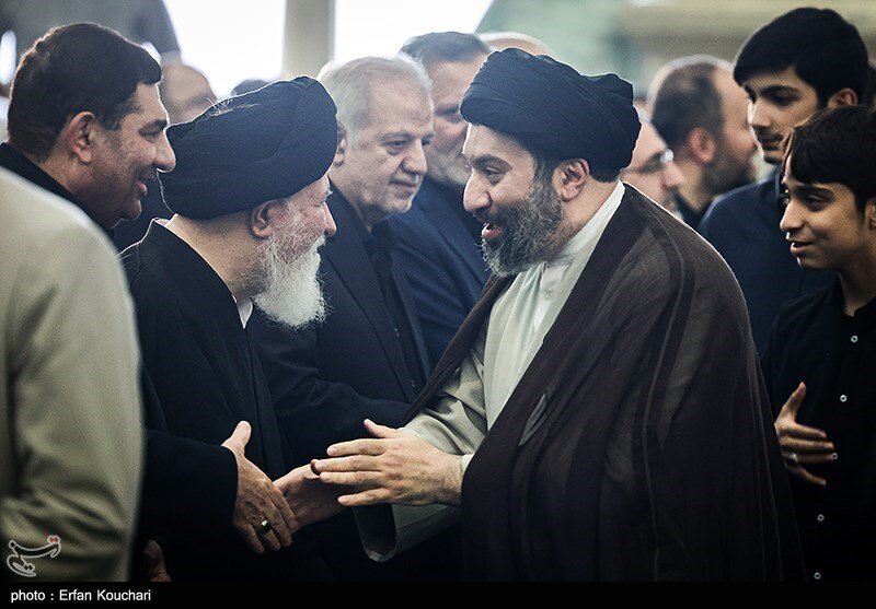 تصاویری از حضور فرزندان رهبری در مصلی تهران