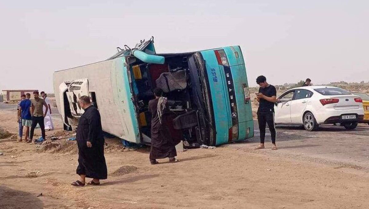 حادثه تلخ در جاده یزد؛ اتوبوس زائران پاکستانی طعمه حریق شد حادثه تلخ در جاده یزد؛ اتوبوس زائران پاکستانی طعمه حریق شد