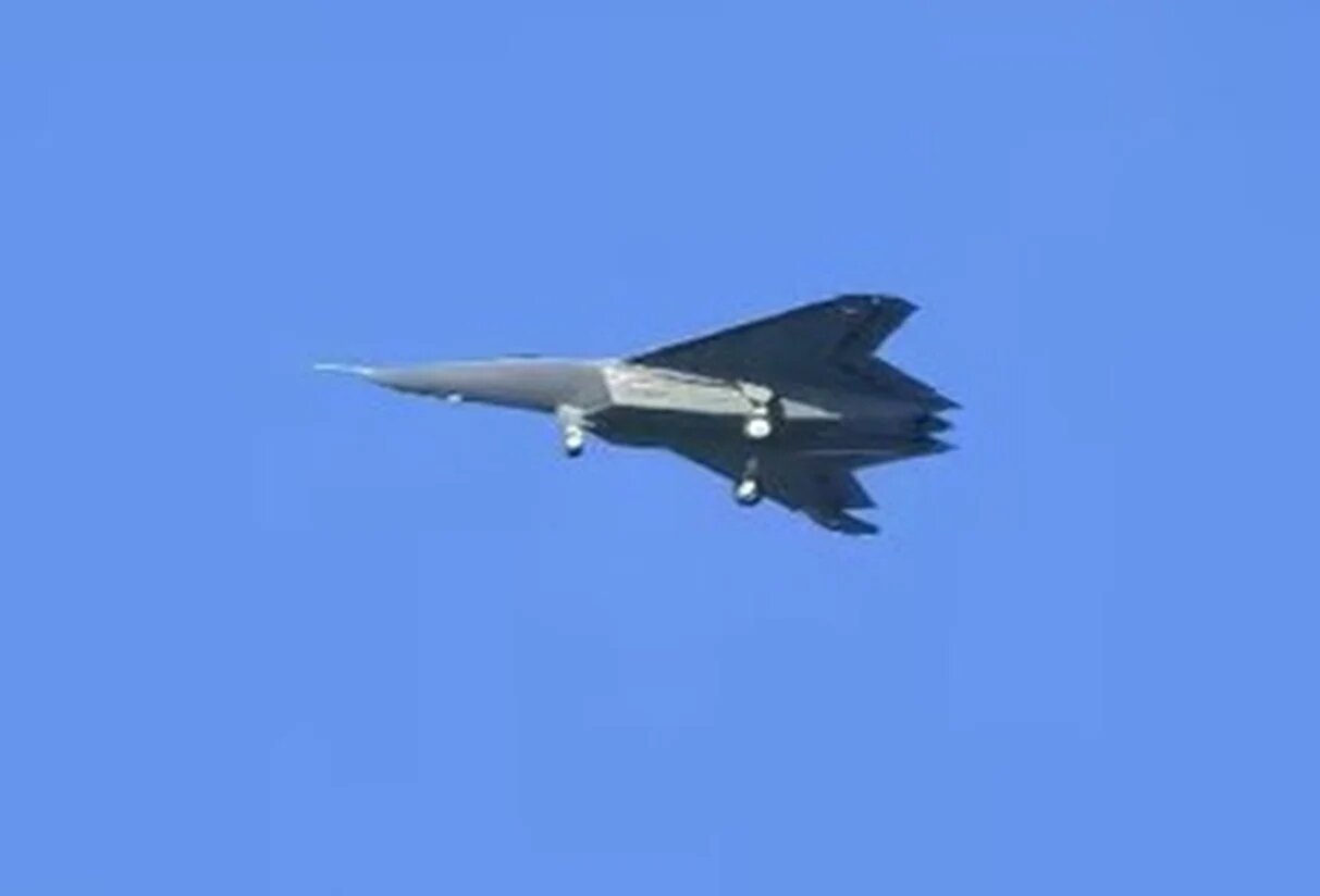 6208558