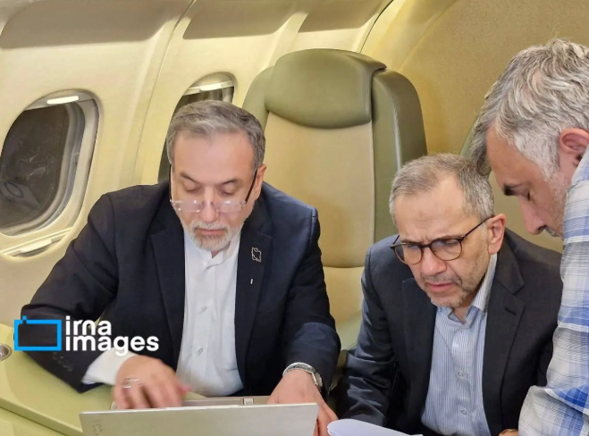 اسامی تیم همراه عراقچی در مسقط اعلام شد + عکس