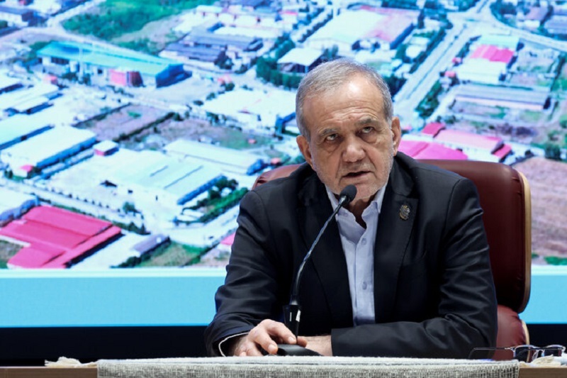 پزشکیان: نبود آموزش درست، باعث بروز اعتراضات شد پزشکیان: نبود آموزش درست، باعث بروز اعتراضات شد