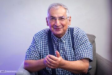 زیباکلام: آرزوی جنگ یعنی آرزوی نابودی کامل ایران!