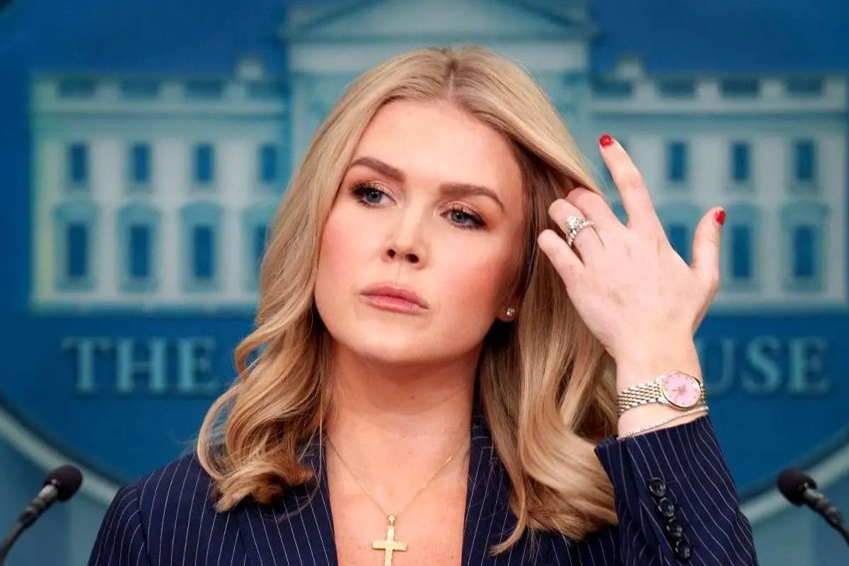 کاخ سفید: انتظار میرود که تهران جزئیات بیشتری در مورد موضع مذاکره خود «در چند هفته آینده» ارائه دهد/ دیپلماسی همیشه اولین گزینه ترامپ است، اما استدلالهایی برای اقدام نظامی هم وجود دارد؛ رئیسجمهور آمریکا در درجه اول به مشاوره تیم امنیت ملی خود متکی است کاخ سفید: انتظار میرود که تهران جزئیات بیشتری در مورد موضع مذاکره خود «در چند هفته آینده» ارائه دهد/ دیپلماسی همیشه اولین گزینه ترامپ است، اما استدلالهایی برای اقدام نظامی هم وجود دارد؛ رئیسجمهور آمریکا در درجه اول به مشاوره تیم امنیت ملی خود متکی است