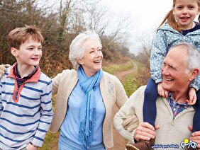 مراقبت از نوه‌ها شغلی که بدون پول ولی با عشق کار می‌کند!