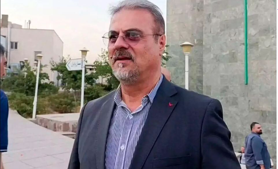 مدیرعامل استقلال در میان هواداران معترض!