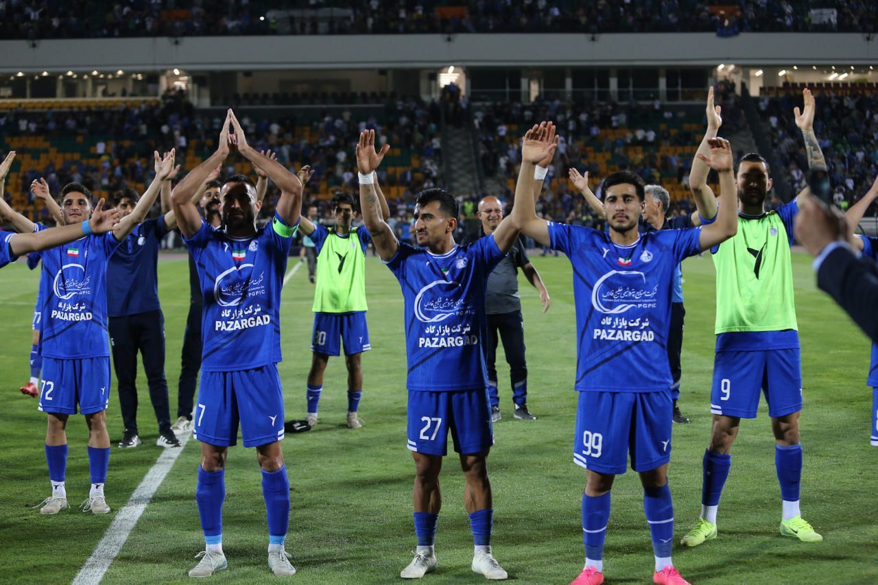 بازیکنان استقلال برای پیراهن، وجدان و اعتبار جنگیدند/مجتبی جباری را نسوزانیم!