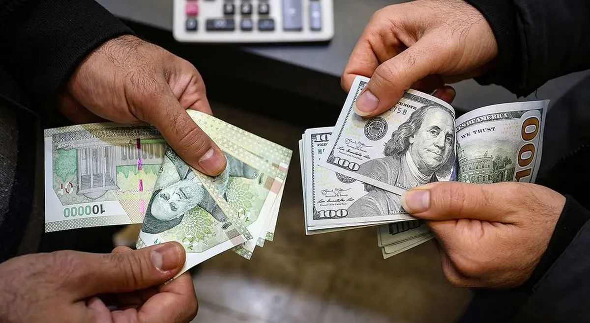 قیمت دلار به مرز ۱۰۰ هزار تومان رسید / افزایش چشمگیر قیمت دلار امروز ۵ شهریور ۱۴۰۴