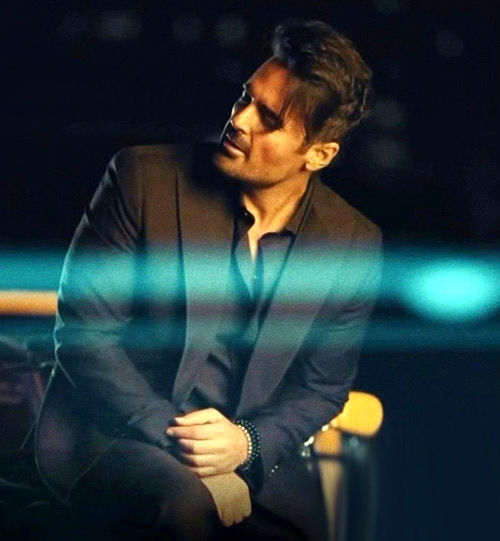 استایل‌های عجیب ماکان بند تا لباس‌های مشکی گرشا رضایی؛ خواننده‌های پرطرفدار ایرانی این لباس‌ها را روی صحنه می‌پوشند!