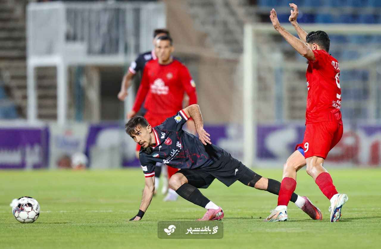 پرسپولیس جواب تراکتور را داد؛ بازیکن شما کول انداز زد؛ شجاع خلیل زاده هم باید اخراج می‌شد