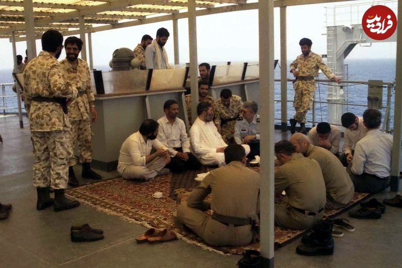 رهبری با لباس بلوچی