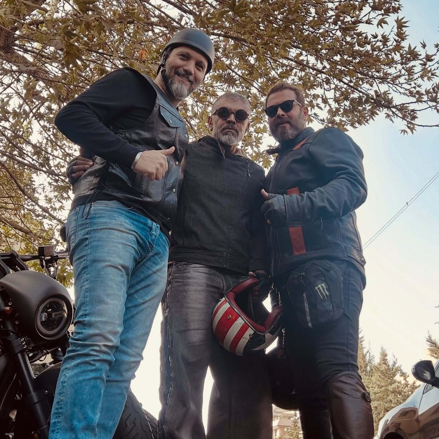 کامبیز دیرباز و رفیق صمیمی‌اش