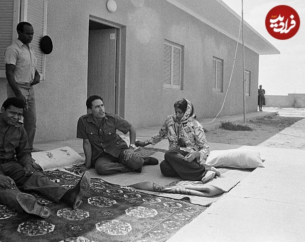 معمر قذافی به همراه همسرش معمر قذافی به همراه همسرش
