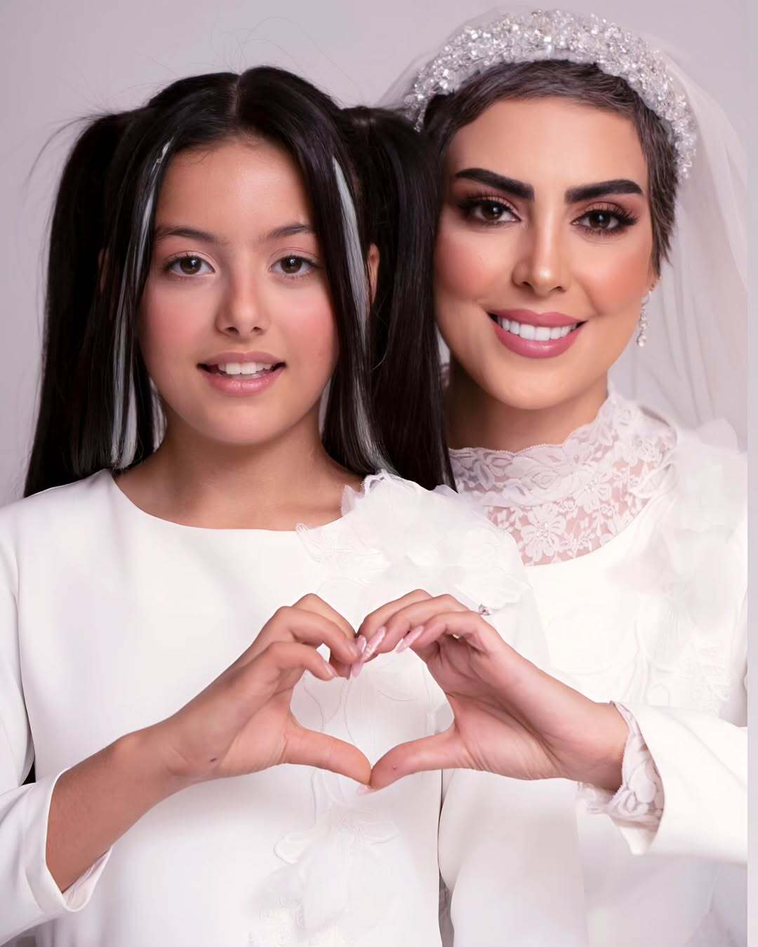 بازیگر سریال گاندو با لباس عروس