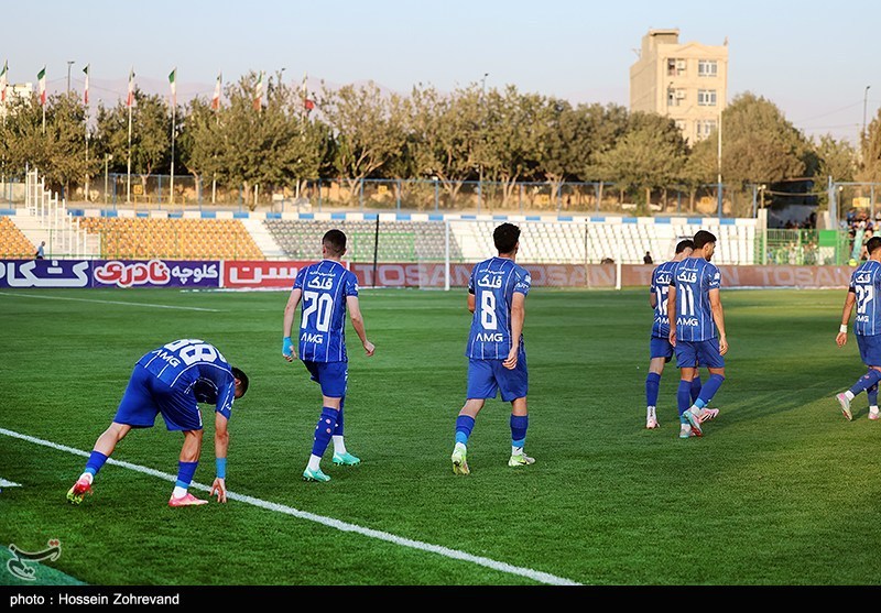استقلالی‌ها در پی زمین تمرین جدید/ ساپینتو فرداشب به ایران بازمی‌گردد
