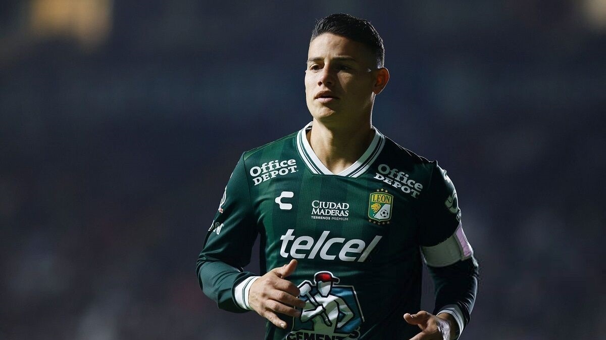 دعوای هواداران استقلال و پرسپولیس بر سر خامس! دعوای هواداران استقلال و پرسپولیس بر سر خامس!