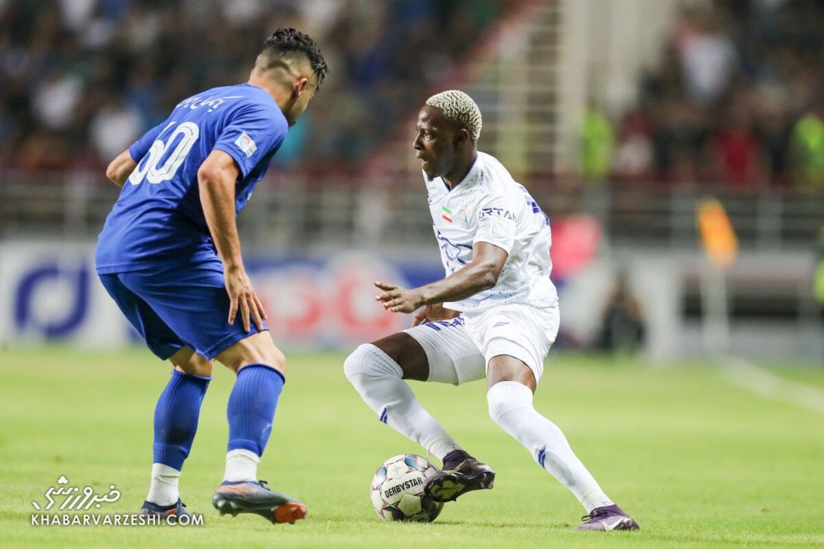 بازیکن جنجالی استقلال اجازه تمرین گرفت! بازیکن جنجالی استقلال اجازه تمرین گرفت!