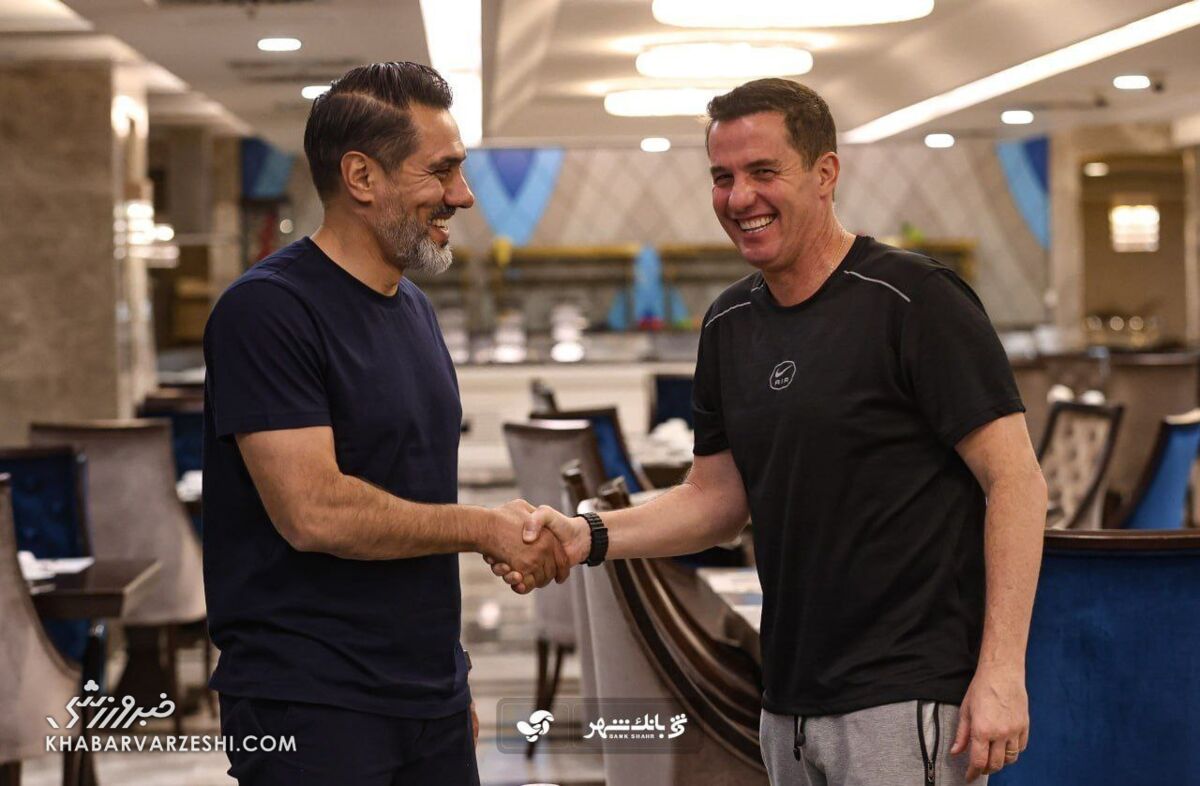 افشین پیروانی در پرسپولیس می‌ماند؟