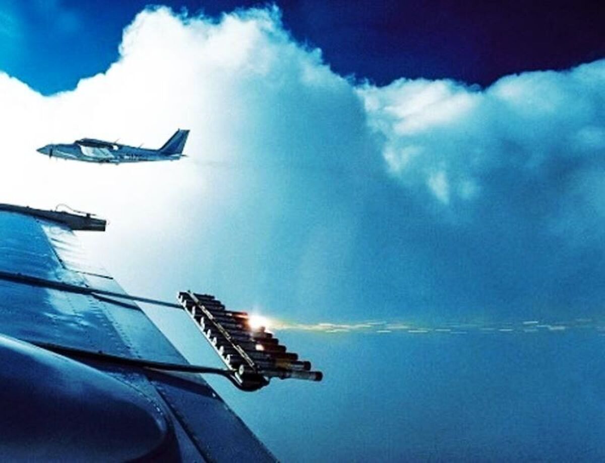 پرواز هواپیمای بارورسازی ابرها بر فراز حوضه آبریز دریاچه ارومیه پرواز هواپیمای بارورسازی ابرها بر فراز حوضه آبریز دریاچه ارومیه