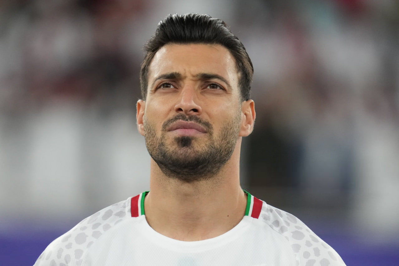 شجاعی که شجاعت بزرگان را ندارد؛ انگشت کوچک بزرگان دفاع هم نیستی! شجاعی که شجاعت بزرگان را ندارد؛ انگشت کوچک بزرگان دفاع هم نیستی!