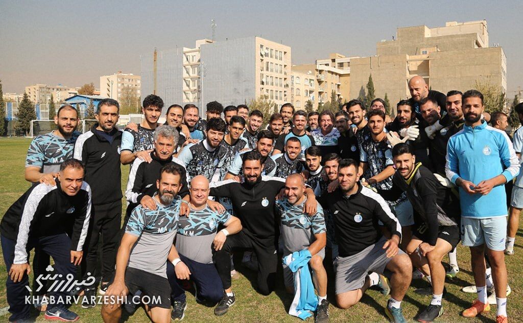 وریا غفوری در تمرین استقلال سورپرایز شد +عکس وریا غفوری در تمرین استقلال سورپرایز شد +عکس