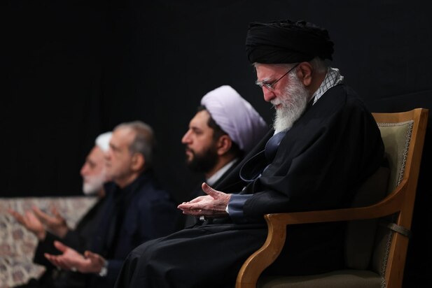 مراسم عزادارای ایام شهادت حضرت زهرا (س) با حضور مقام معظم رهبری