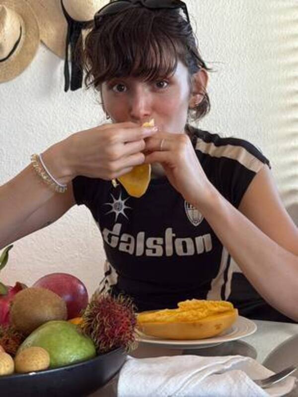 استایل اروپایی فرشته حسینی و نوید محمدزاده در قایق مسافرتی