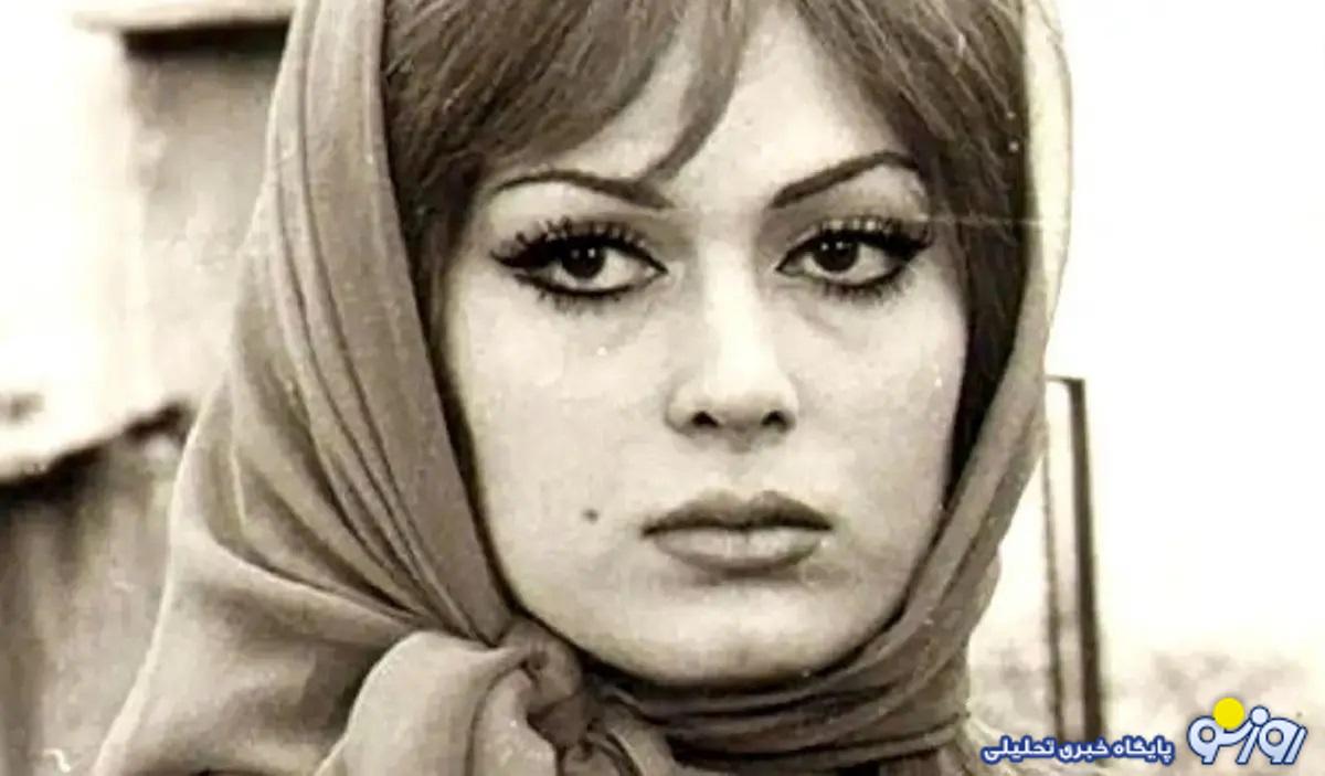 «آذر شیوا» با سبیل و در ۲۵ سالگی؛ سال ۱۳۴۴ «آذر شیوا» با سبیل و در ۲۵ سالگی؛ سال ۱۳۴۴